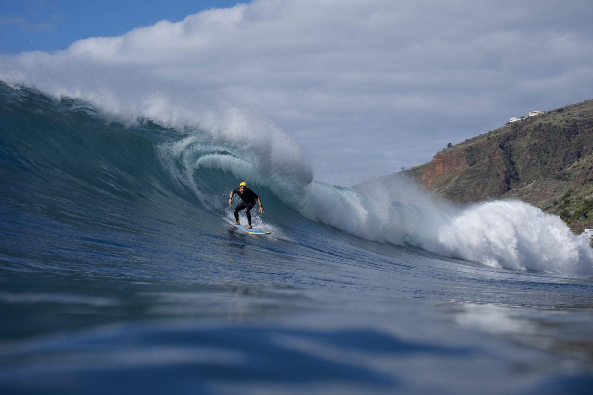 Nazaré – Surfing Unicorns